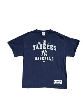 NY Yankees Baseball T-shirt Men's Medium 100% Cotton Majestic Tee Blue with Logo